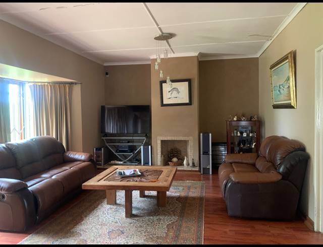 3 BEDROOM HOUSE FOR SALE IN HILLSHAVEN